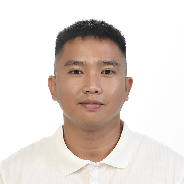 Eric, a professional member of the Altselino support team, wearing a white shirt against a clean background.